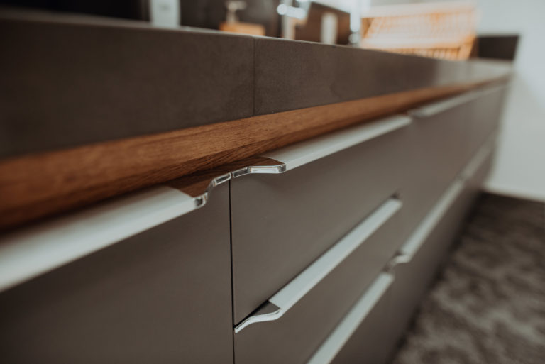 Móveis planejados de alto apdrão você pode contar com acessórios exclusivos parar trazer muito mais beleza ao seu ambiente