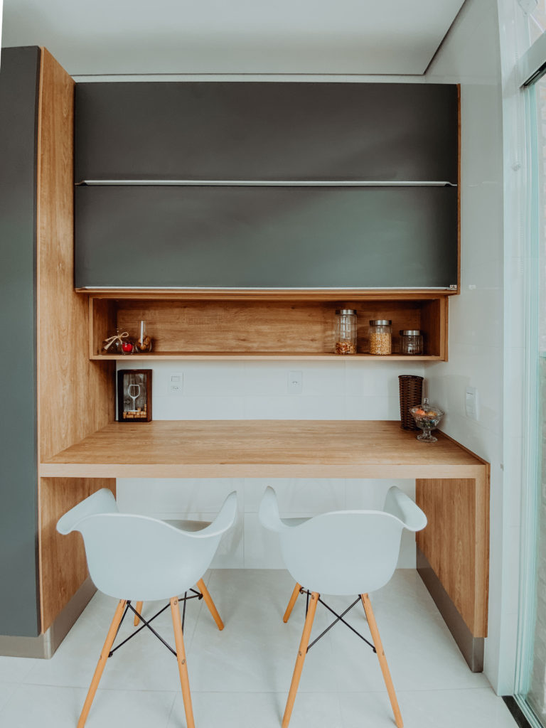 Com móveis sob medida você é possivel personalizar qualquer ambiente aproveitando todo espaço disponível para alcançar o melhore resultado