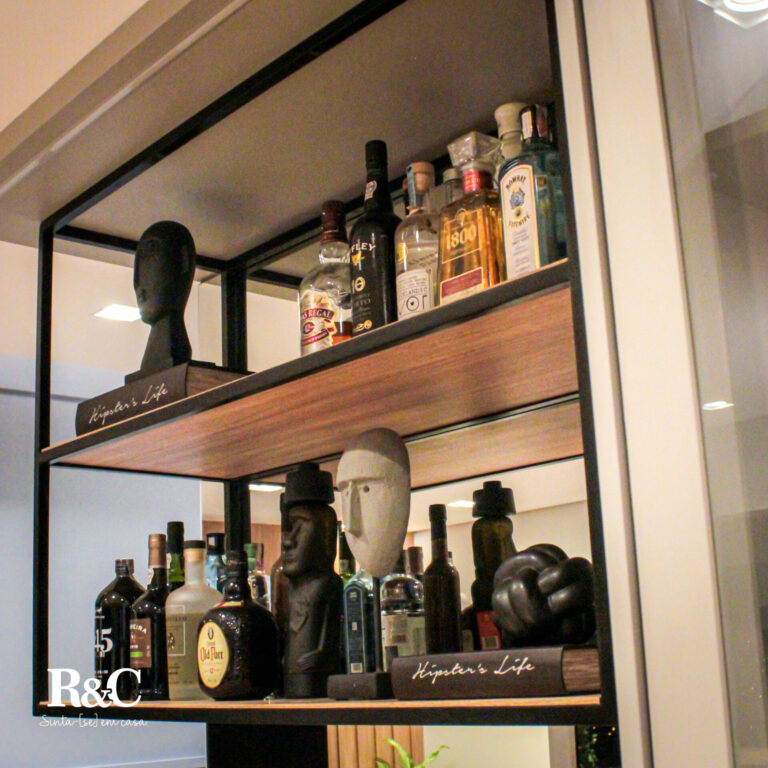 Prateleira com nicho área com base metalon. Linda peça para uma linda cozinha planejada.