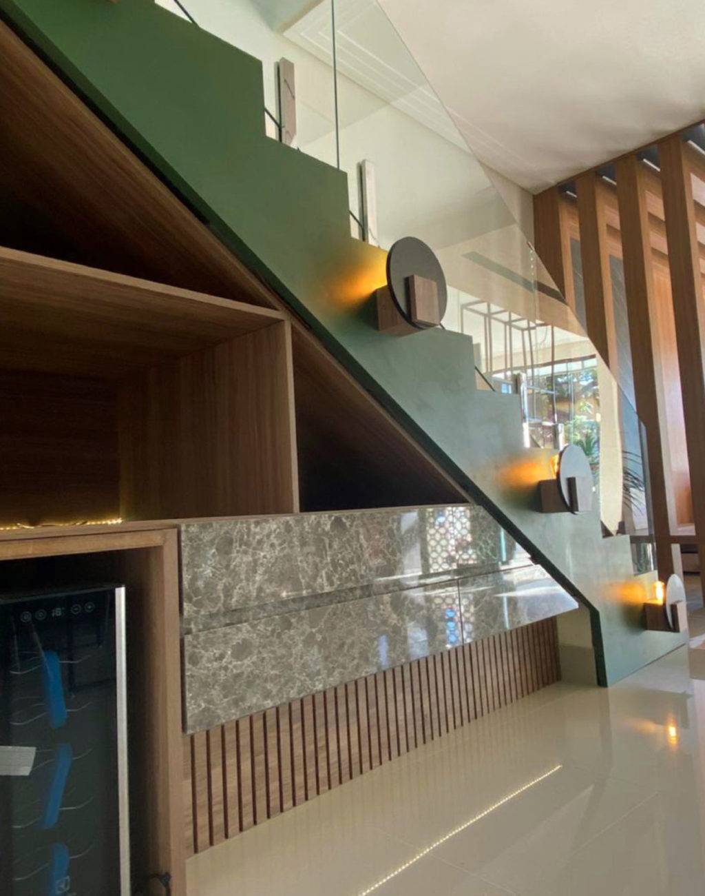 Todo diferencial nessa belíssima escada verde planejada