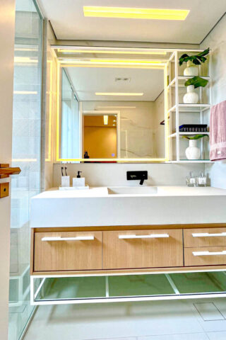 lindo banheiro planejado com moveis sob medida da R&C moveis